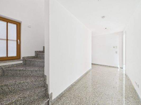 Diele / Treppe ins Obergeschoss