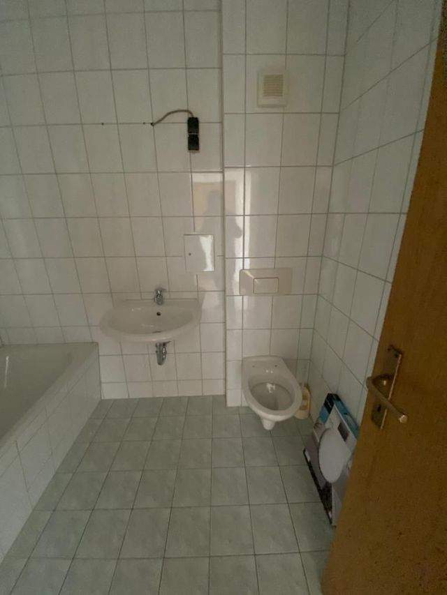 Schöne helle 2 Raum Wohnung nach Renovierung Zwickau Planitz Nähe Markt zu vermieten - Photo 5