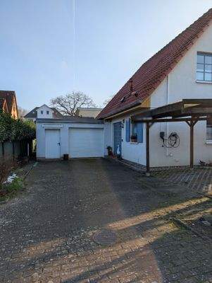 Eingangsbereich u. Garage