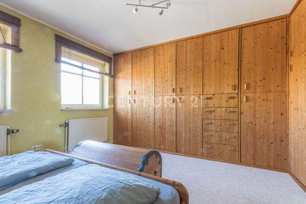 Schlafzimmer mit Einbauschrank