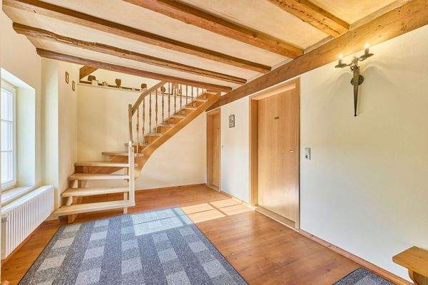 16 Treppenhaus Gästezimmer.jpg