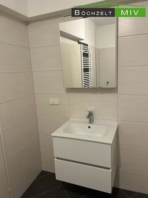 neu saniertes Badezimmer