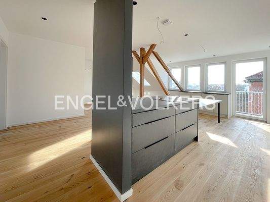 Blick in den großzügigen Wohn-/Essbereich