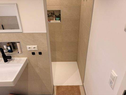 Blick in den Duschbereich