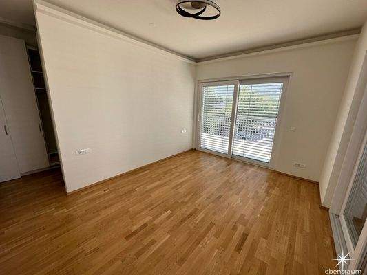 Schlafzimmer 1 von 2.