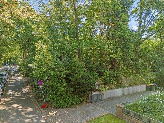 Grundstück Straßenansicht