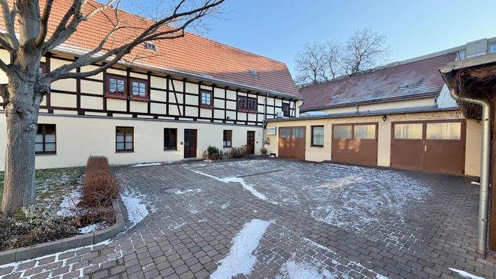 Hofansicht mittlerer Gebäudeteil