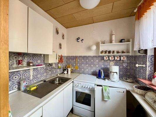 Küche, möbliert und funktionsfähig