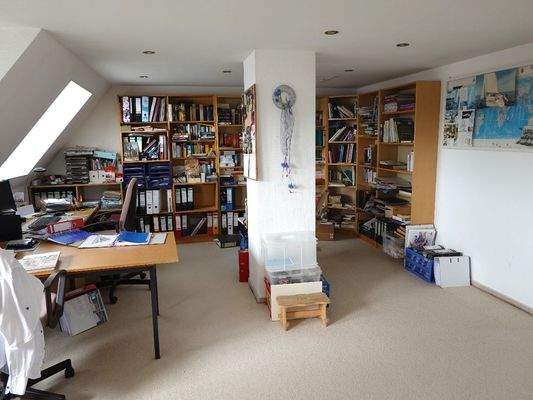 Das Arbeits-/ Gästezimmer im DG