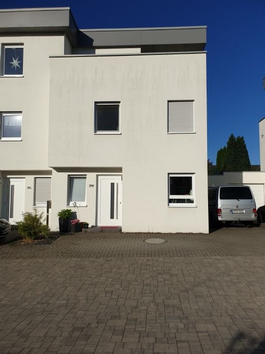 Wunderschöne Doppelhaushälfte mit Garten, Dachterrasse, Garage und Rheinblick in begehrter Lage