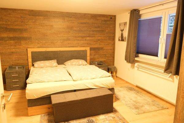 Schlafzimmer Souterrainwohnung