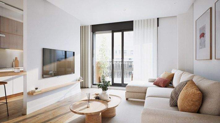 Bright Homes with a Pool in the University Area in Málaga