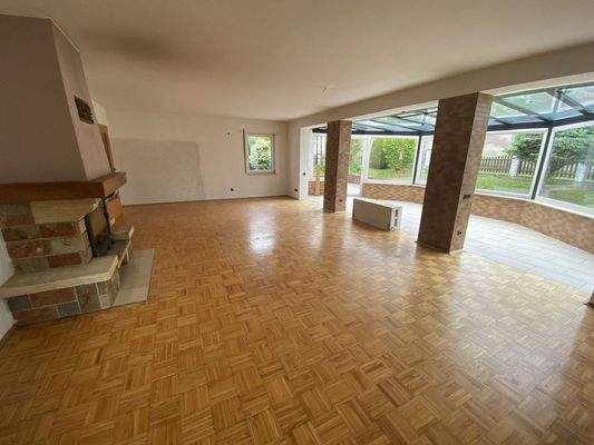 Wohnzimmer mit Kamin