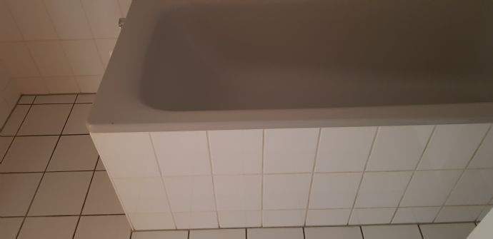 Platz und Anschlüsse für die Waschmaschine