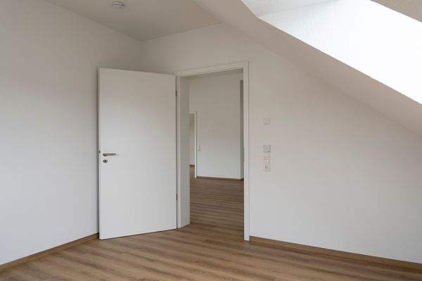 Schlafzimmer 4-28.jpg