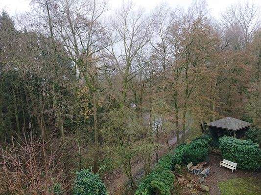 Blick von der Loggia zu den Fischteichen