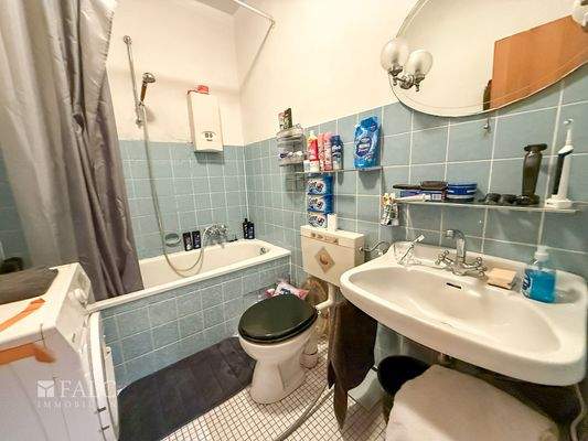 Kölner Straße DG Bad