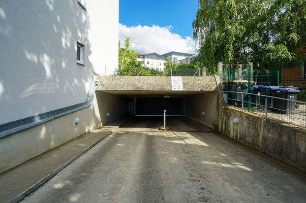 Tiefgarageneinfahrt 