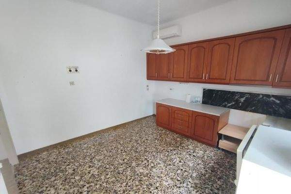 Kreta, Vamvakopoulo: Charmantes Haus in ruhiger Lage nahe der Stadt zu verkaufen