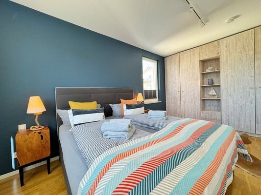 Schlafzimmer 1