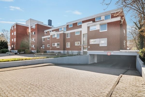 Tiefgarageneinfahrt