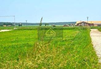 Sonniges Baugrundstück