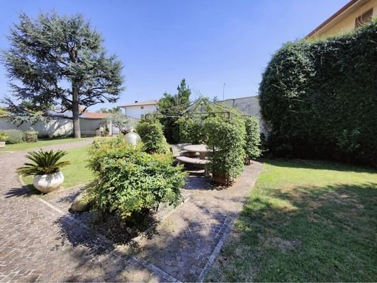 Wohnung mit Garten in Stilvilla in Mortegliano