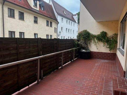19 m² Terrasse - alte Brüstung