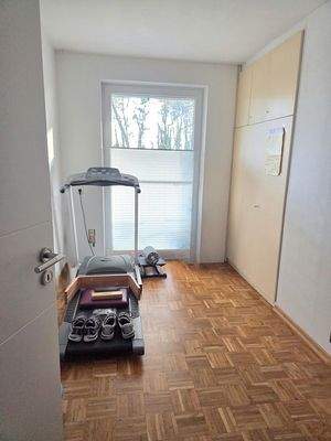 Sport-/Ankleidezimmer