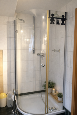 Badezimmer DG - virtually staged