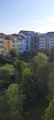 Blick vom Balkon zum Innenhof