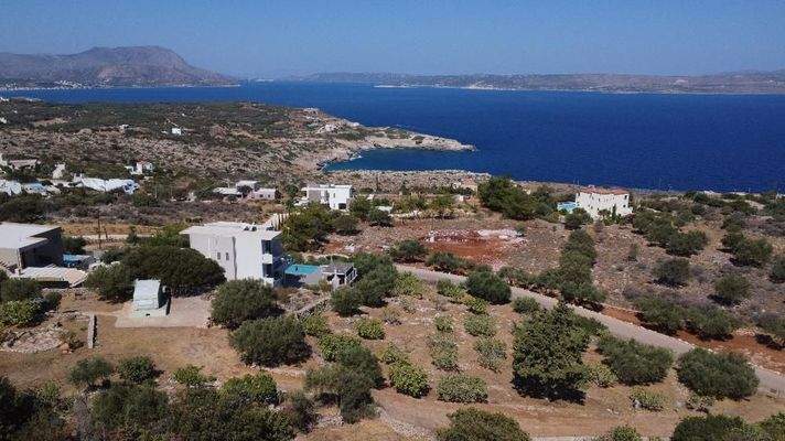 Kreta, Kokkino Chorio: Ruhiges Landgrundstück mit Dorfnähe zu verkaufen