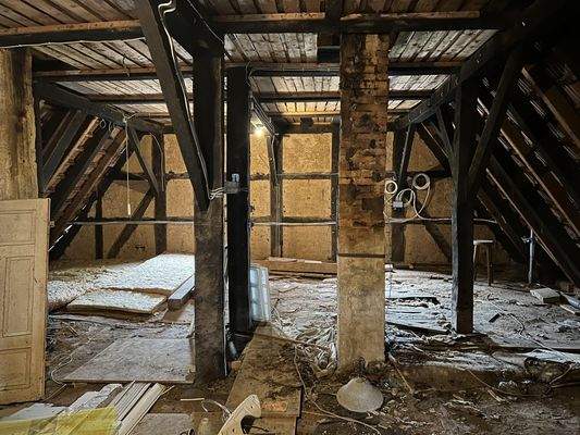 nicht ausgebautes Dacgeschoß