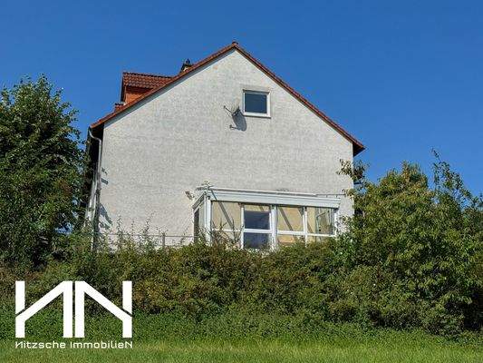 Blick aufs Haus von der Wiese