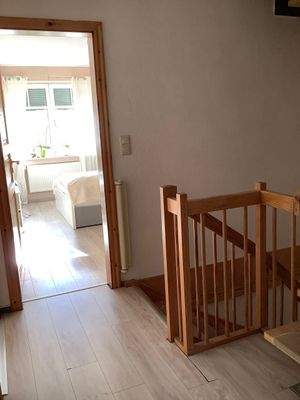 Flur 1. OG Treppenaufgang.jpg