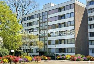 Außenansicht im Sommer