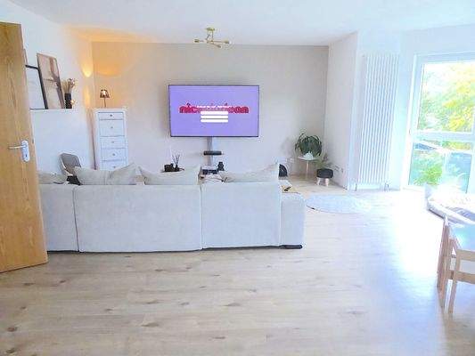 Wohnzimmer obere Wohnung