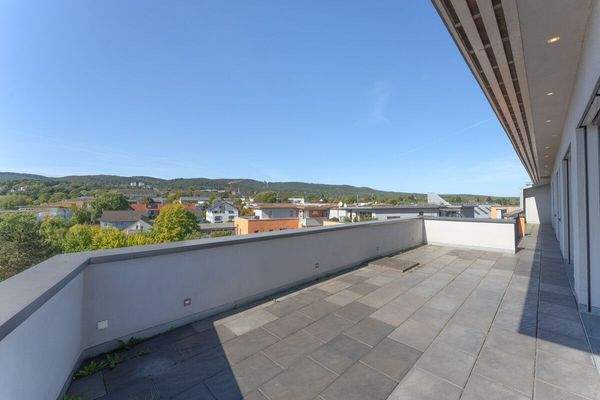 Dachterrasse mit Blick auf den Herkules