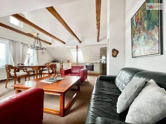 Wohnzimmer mit offener Küche DG WE 5