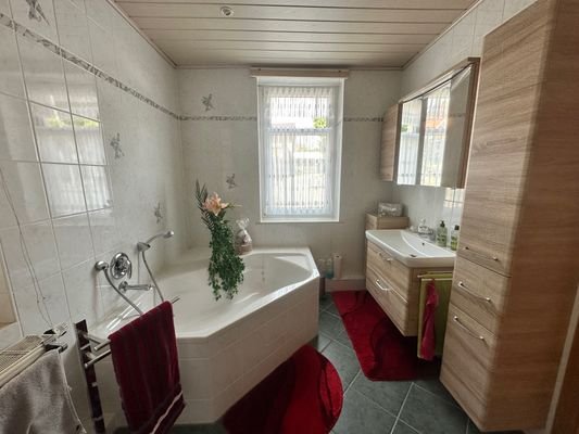 Wohnung EG - Bad 2.jpg