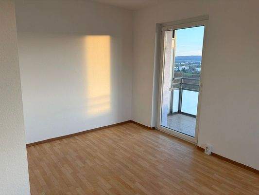 Wohnzimmer - Zugang zum Balkon