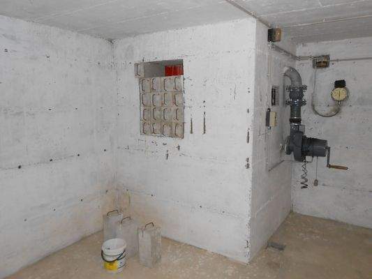 Luftschutzraum im Keller,mit Zwangsbelüftung