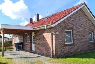 Eingangsbereich mit Carport