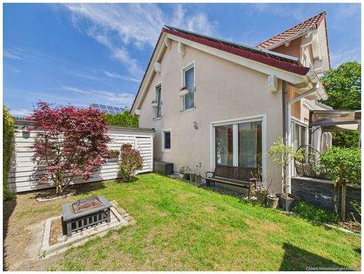 Westgarten mit Grillplatz