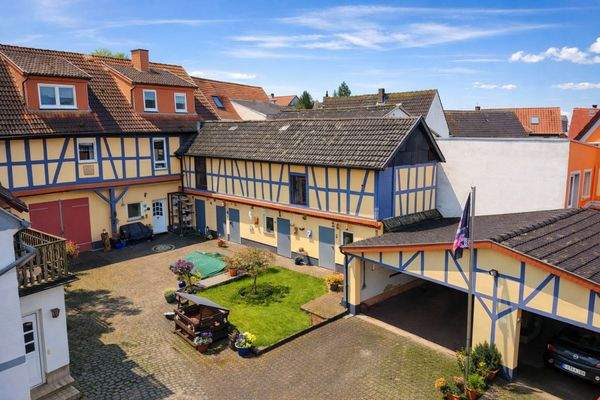 Haus, Nebengebäude Carport