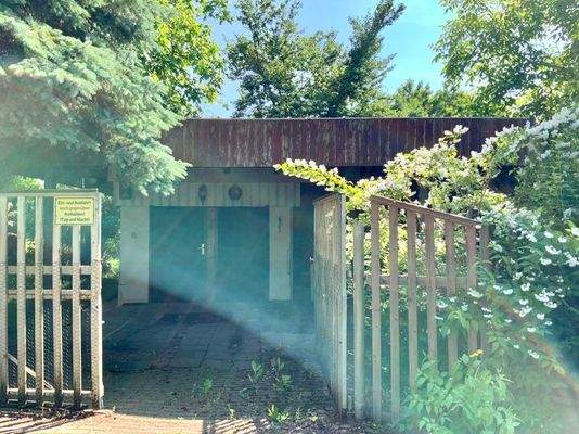 Einfahrt zum Grundstück