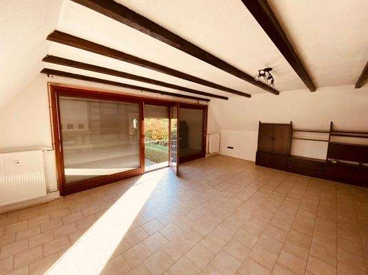 Wohnzimmer OG mit Balkon-Zugang