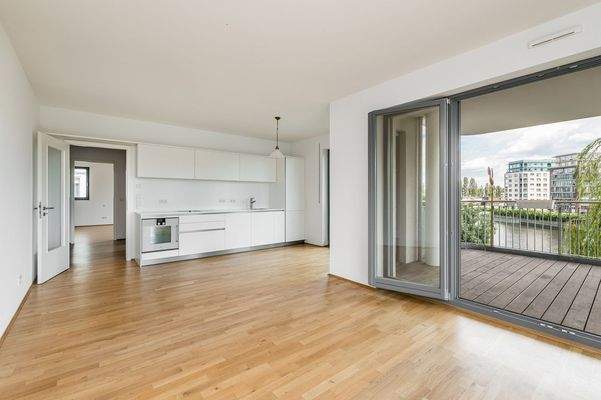 Geräumiges Wohnzimmer