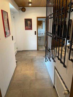 Flur u. Treppe in Mamor