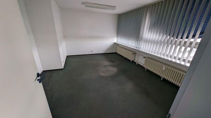 Büro vorne links